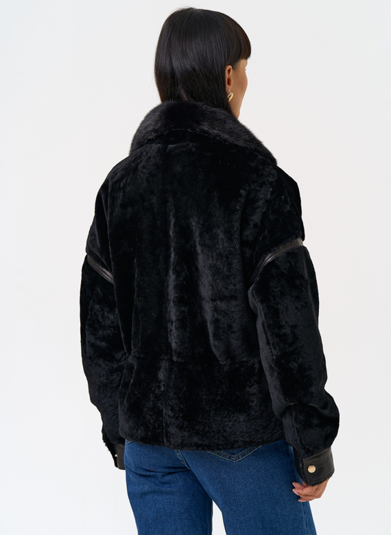 Женская короткая дубленка с английским воротником из меха норки