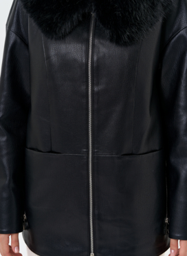 Женская утепленная куртка из эко кожи с капюшоном из эко меха Женская утепленная куртка из эко кожи с капюшоном из эко меха