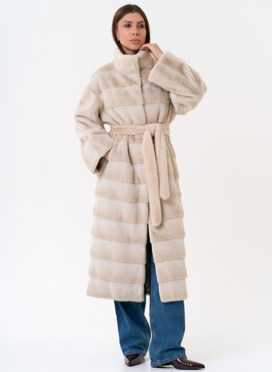 Женское пальто из эко меха с воротником стойкой