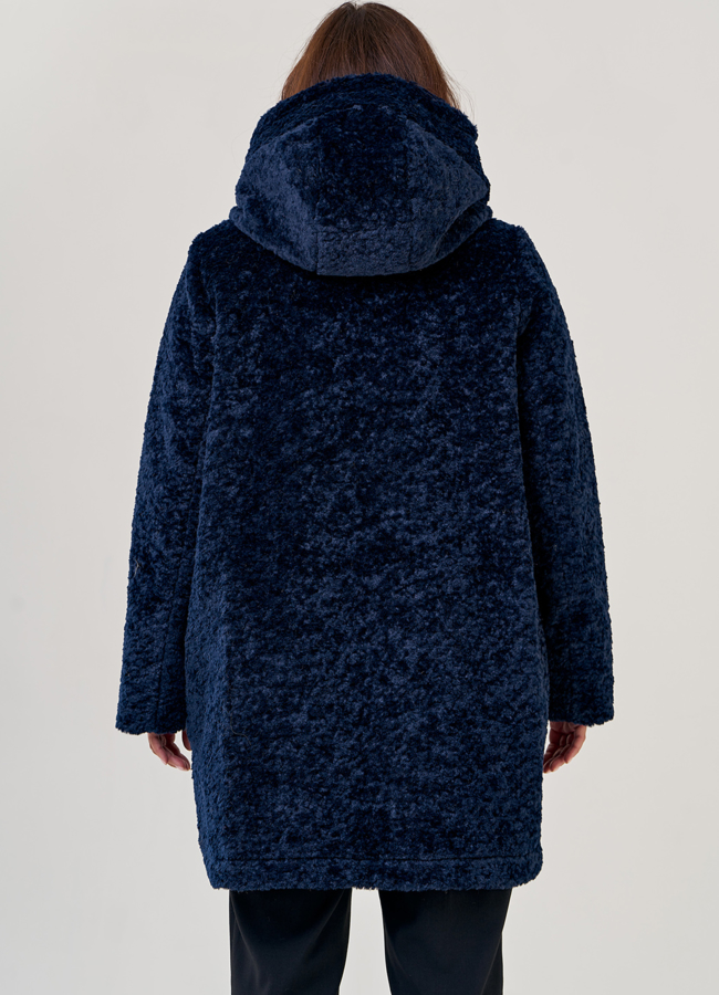 Женское пальто из эко меха в синем цвете с капюшоном модель № 23124 в кредит