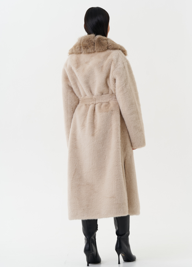 Пальто из эко меха с отделкой под соболя модель № 27794 универмаг малина