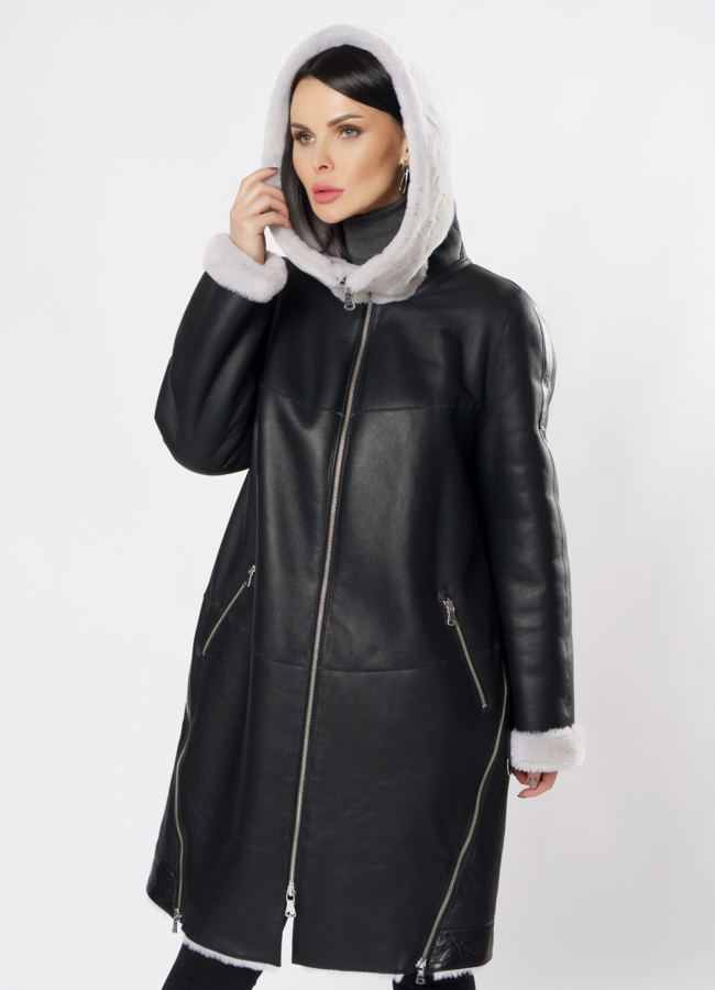 Дубленка черного цвета на молнии с капюшоном модель № 22192 универмаг малина