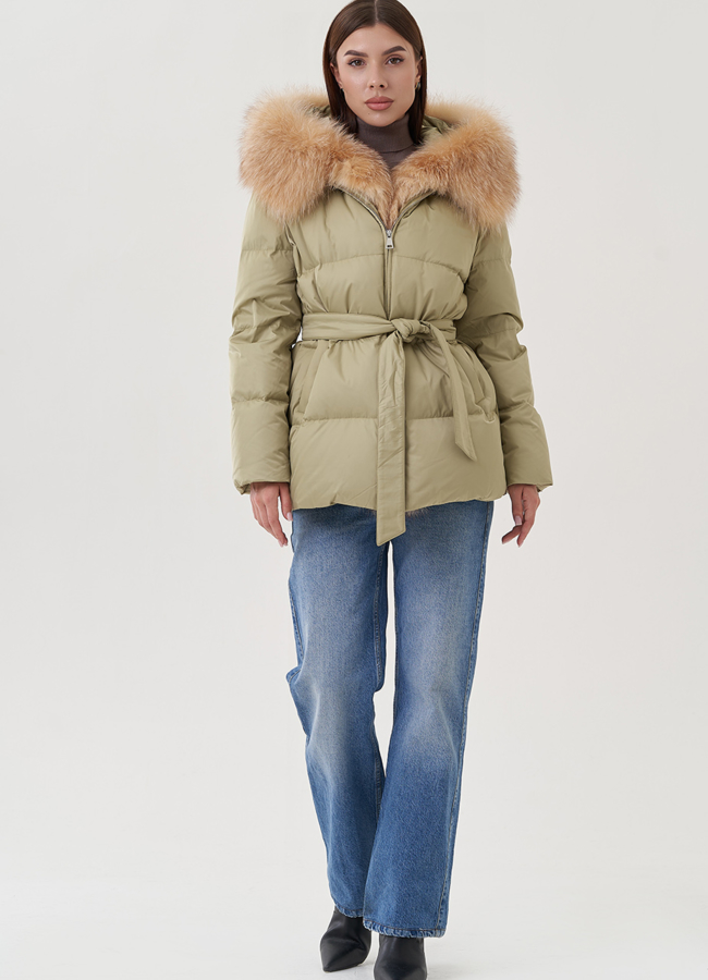 фото Пуховик с отделкой капюшона из меха лисы модель № 25368
