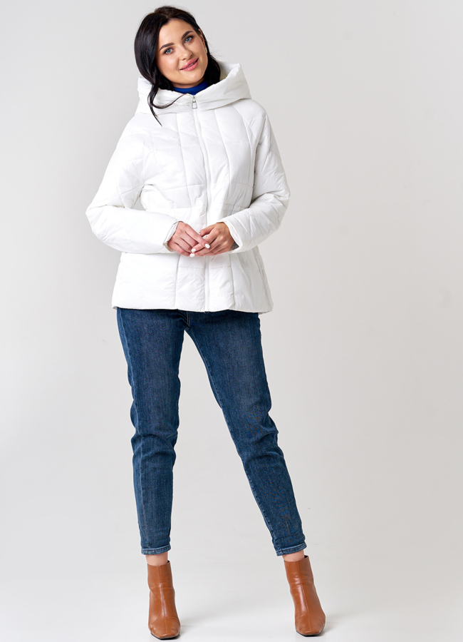 Белая куртка с капюшоном модель № 21578 универмаг малина