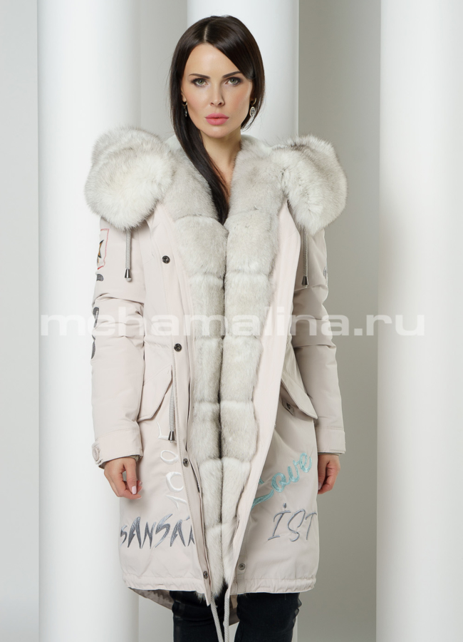 Светлая парка с меховой отделкой из песца модель № 9710 меха малина