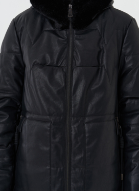 Стеганое пальто из эко кожи