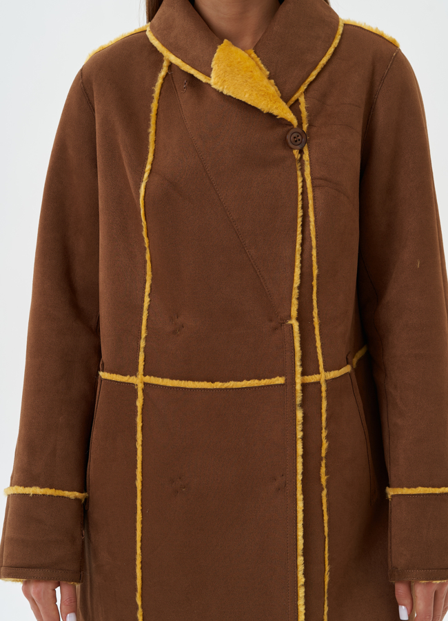 Двухсторонняя эко дубленка с мехом енота модель № 28561 универмаг малина