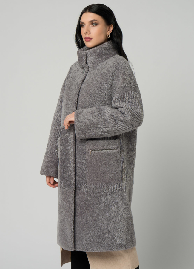 Шуба из овчины в сером цвете с воротником стойкой модель № 21981 универмаг малина