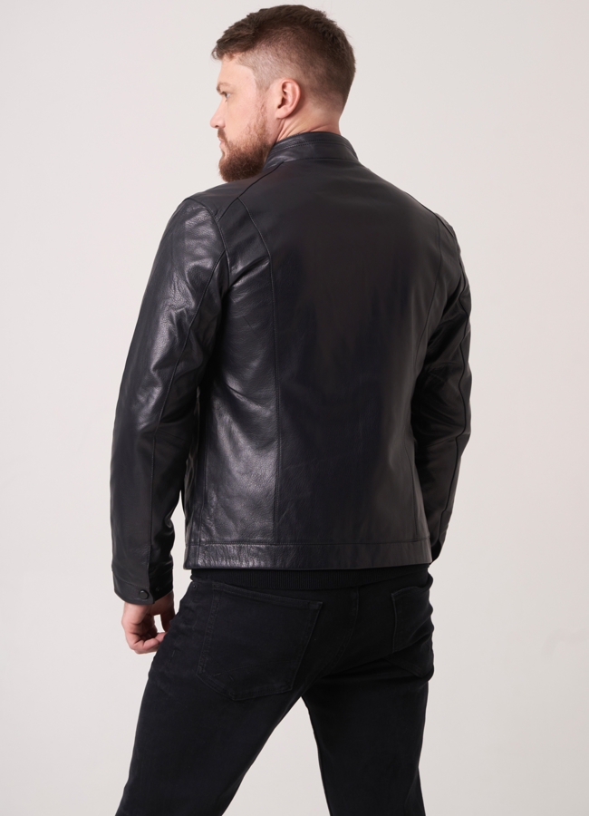 фото Куртка из натуральной кожи с воротником стойка на молнии  модель № 805