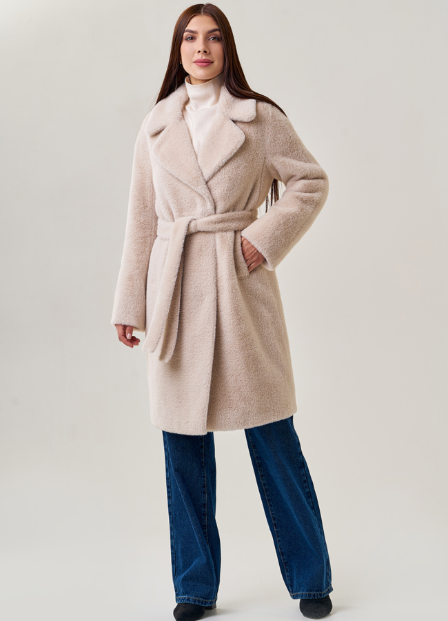 Пальто из эко меха с английским воротником модель № 23196 в рассрочку