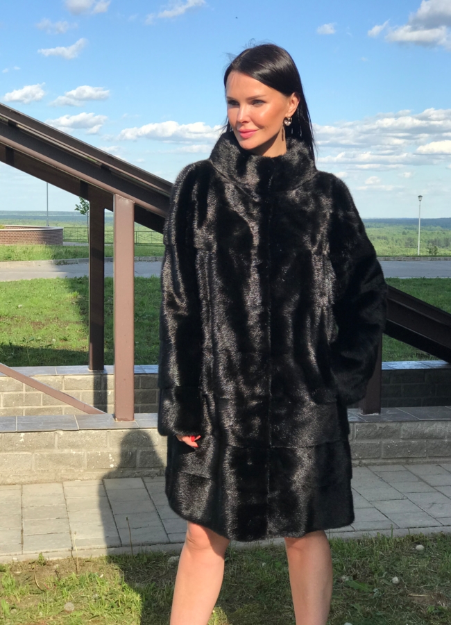 Норковая шуба в черном цвете модель № 17321 в рассрочку