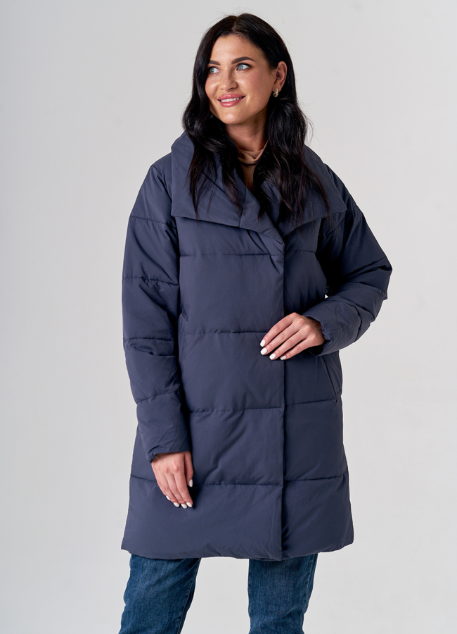 Пуховик женский серого цвета с воротником стойкой модель № 21629 меха малина