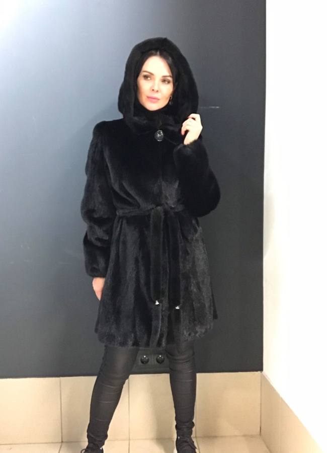 фото Норковая шуба с капюшоном и поясом черного цвета модель № 0809