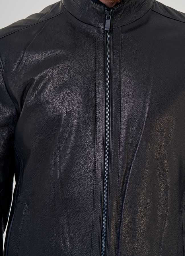 Кожаная куртка на молнии  модель № 23142, 80782 универмаг малина