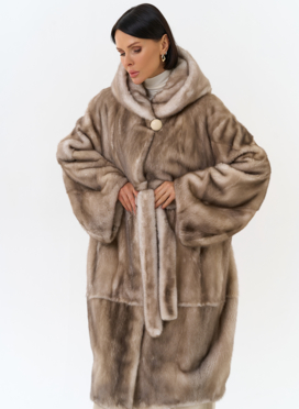 Женская шуба из меха норки с капюшоном