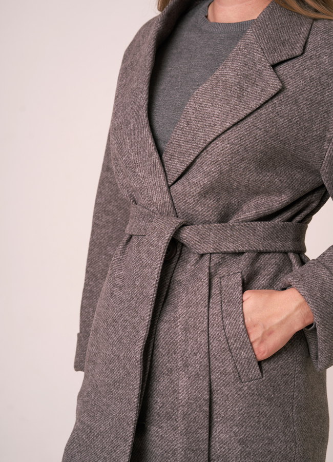 Пальто серого цвета с английским воротником модель № 5521 в кредит