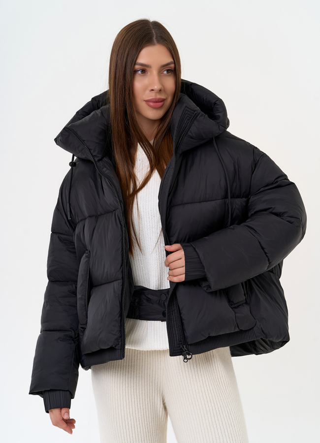 Женский короткий пуховик черного цвета модель № 31589 меха малина Женский короткий пуховик черного цвета модель № 31589 меха малина
