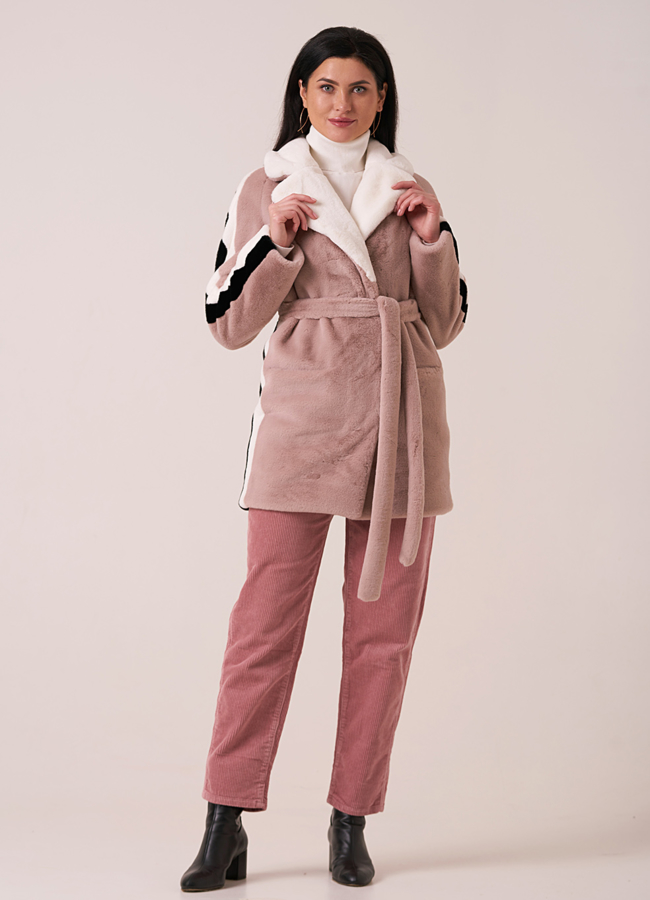 фото Шуба из искусственного меха с английским воротником на поясе модель № 1107