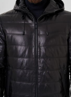 Куртка бомбер черного цвета с капюшоном 