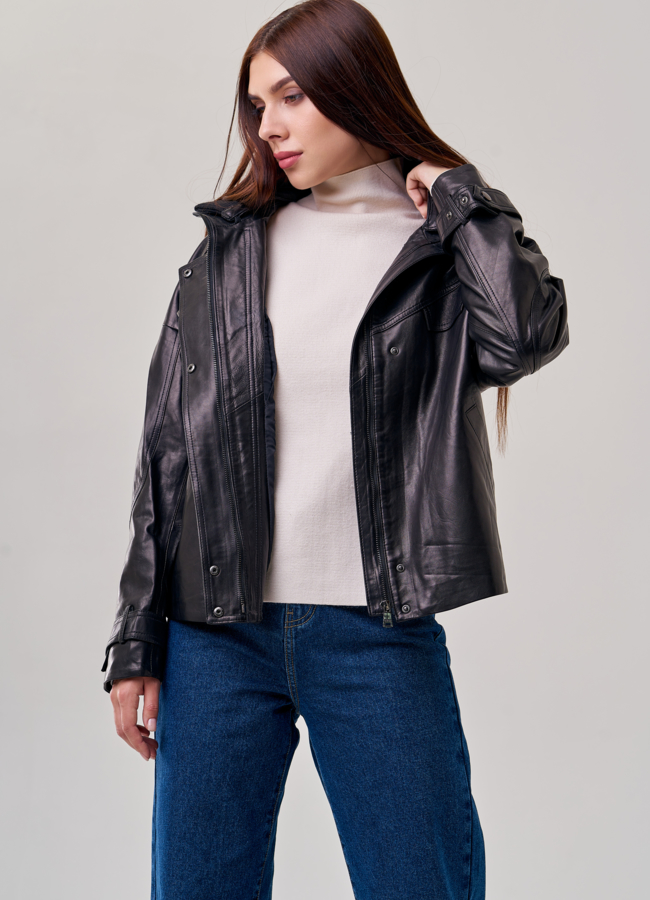 Женская куртка из натуральной кожи черного цвета  модель № 22454 универмаг малина