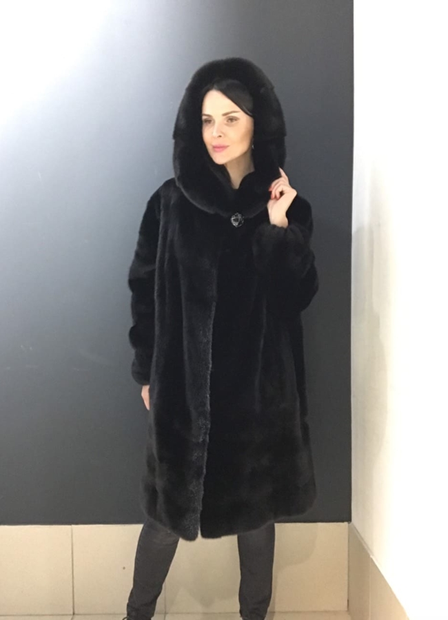 Пальто из скандинавской норки с капюшоном модель № S-761 меха малина