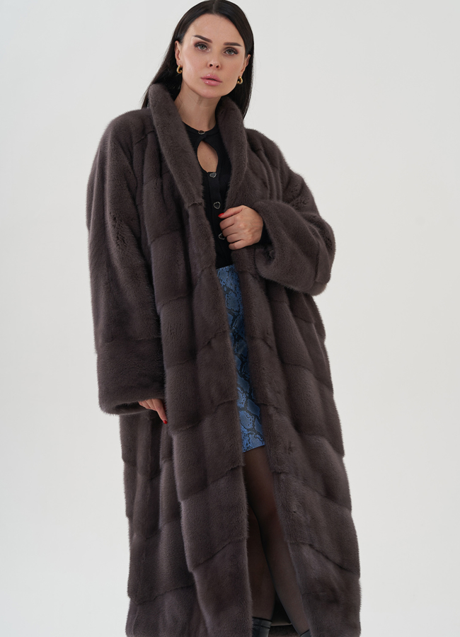 Длинная шуба из скандинавской норки модель № 24969 меха малина