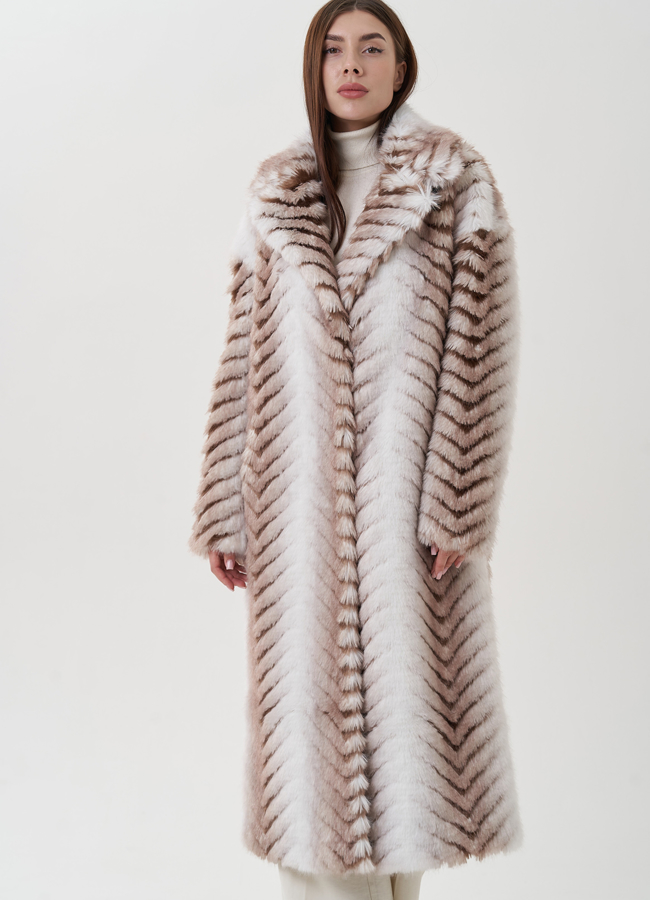 Женское пальто из эко меха модель № 25678 в рассрочку