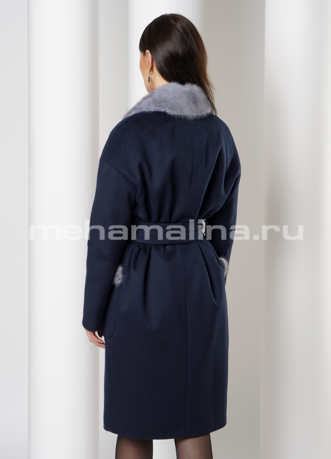 Зимнее утепленное пальто с отделкой из норки модель № 030 в кредит
