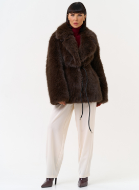 Женская шуба из эко меха с английским воротником Женская шуба из эко меха с английским воротником