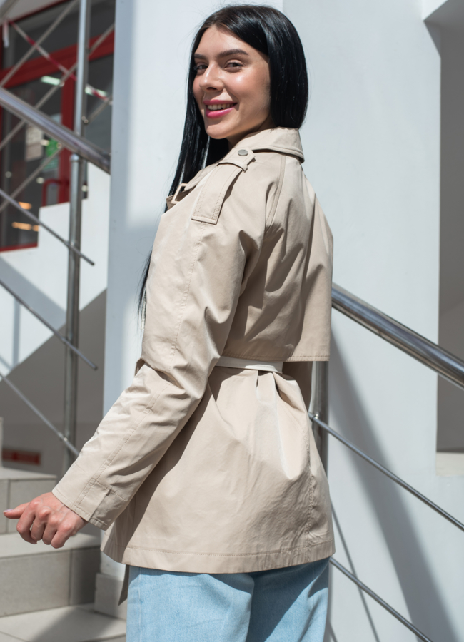 Тренч женский бежевого цвета  модель № 22891 в кредит