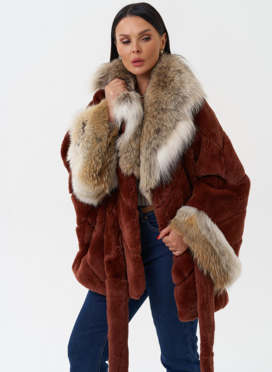 Шуба из кролика с отделкой из меха койота Шуба из кролика с отделкой из меха койота