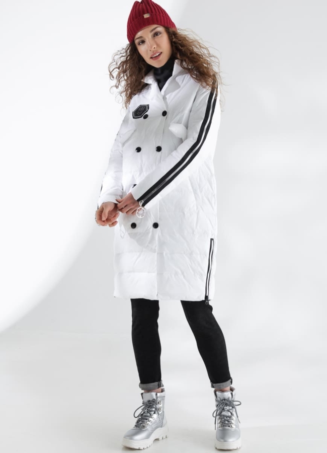 Пальто в белом цвете модель № 7760 меха малина