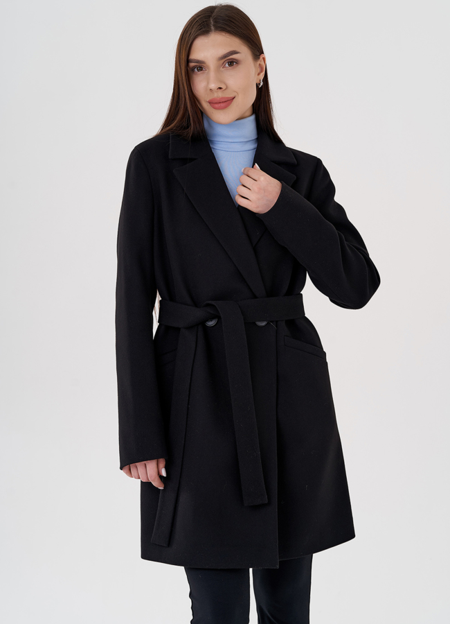 Женское пальто в черном цвете до колена модель № 23503 меха малина