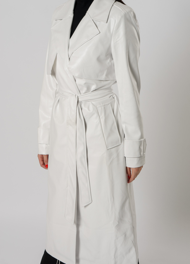 Плащ женский из эко кожи белого цвета модель № 03 универмаг малина