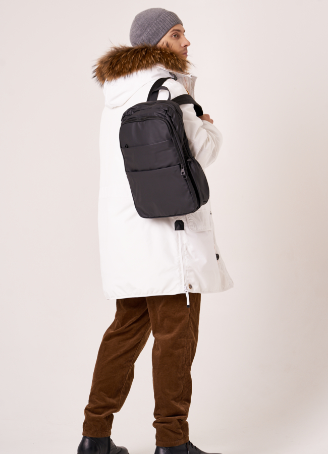 фото Рюкзак мужской черного цвета модель № 3100