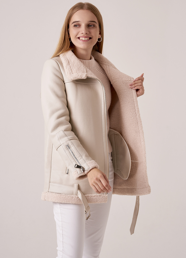 Светлая дубленка из искусственного меха модель № 79307 универмаг малина