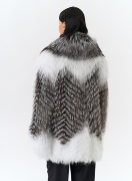 Шуба из меха чернобурой лисы