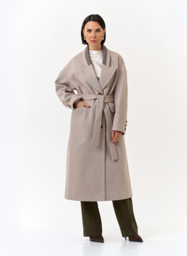 Женское пальто с акцентным воротником