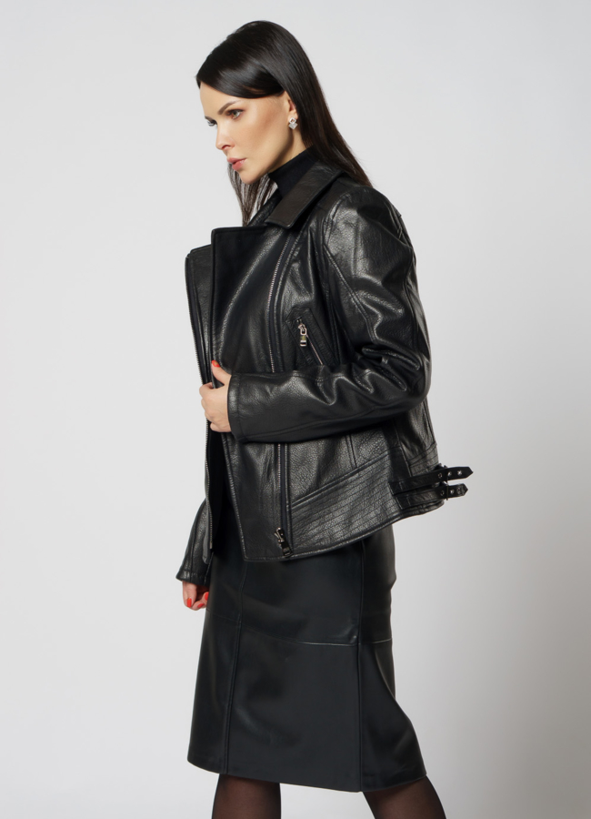 Утепленная кожаная куртка черного цвета модель № 20008 в кредит