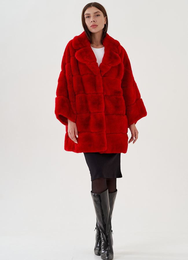 фото Полупальто из меха кролика в красном цвете с английским воротником модель № 81495