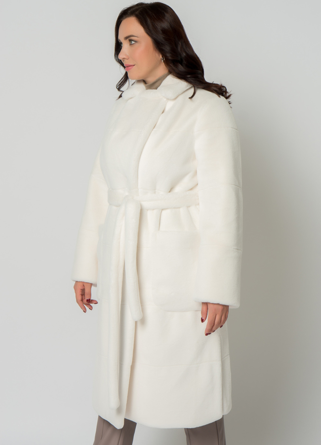 Пальто из эко меха в белом цвете модель № 21126 в кредит