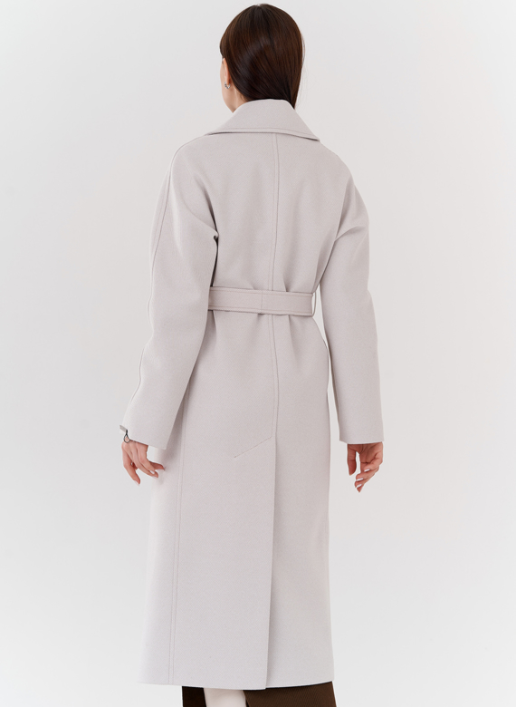 Удлиненное женское пальто в цвете жемчуг