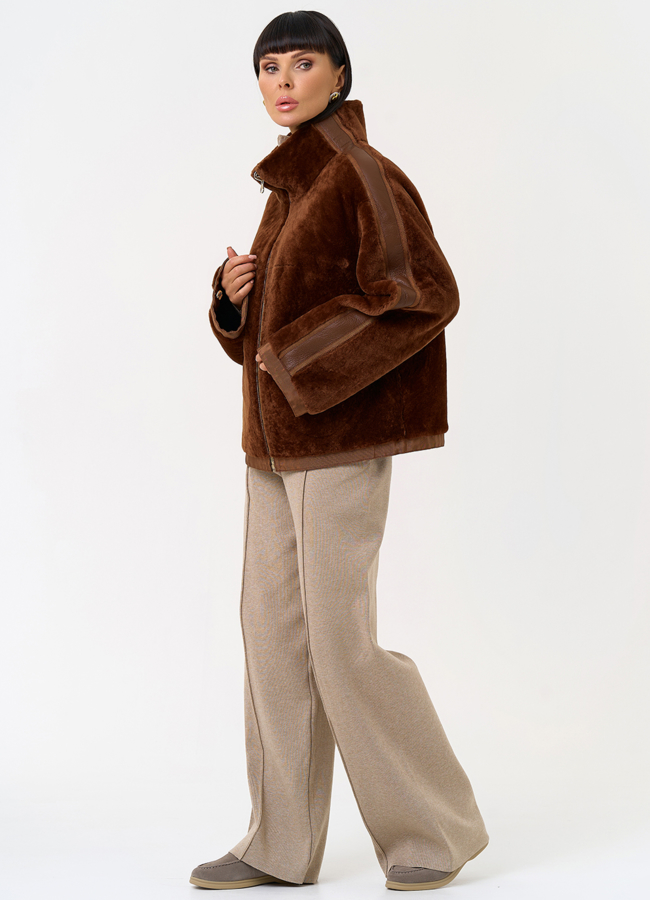 Короткая двухсторонняя дубленка в коричневом цвете модель № 31477 универмаг малина