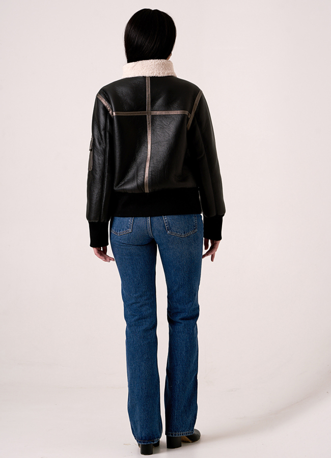 фото Укороченная черная дубленка пилот модель № 2051