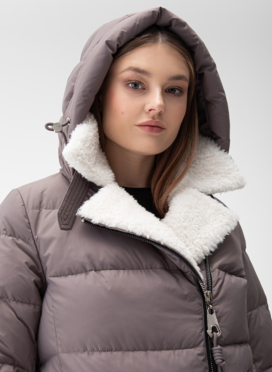 Комбинированный женский пуховик с капюшоном