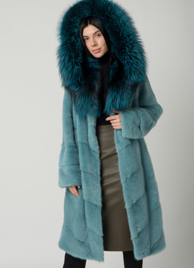 Светлая норковая шуба с капюшоном из чернобурки модель № 1602 универмаг малина