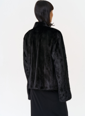 Укороченная шуба из меха норки  Укороченная шуба из меха норки