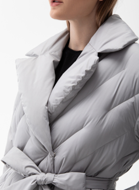 Женский пуховик с английским воротником