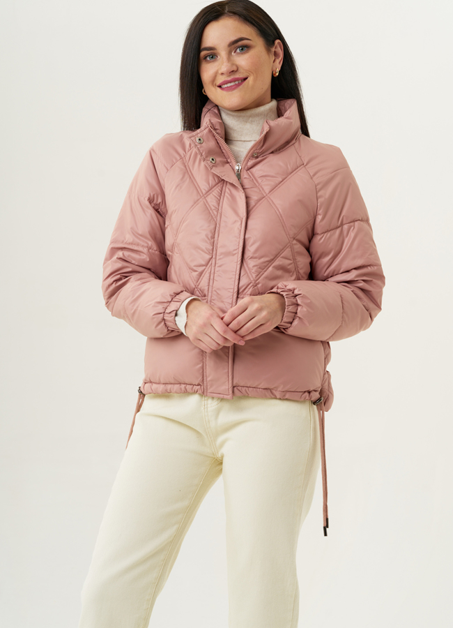 Куртка женская на утеплителе с кулиской розового цвета модель № 22401 меха малина