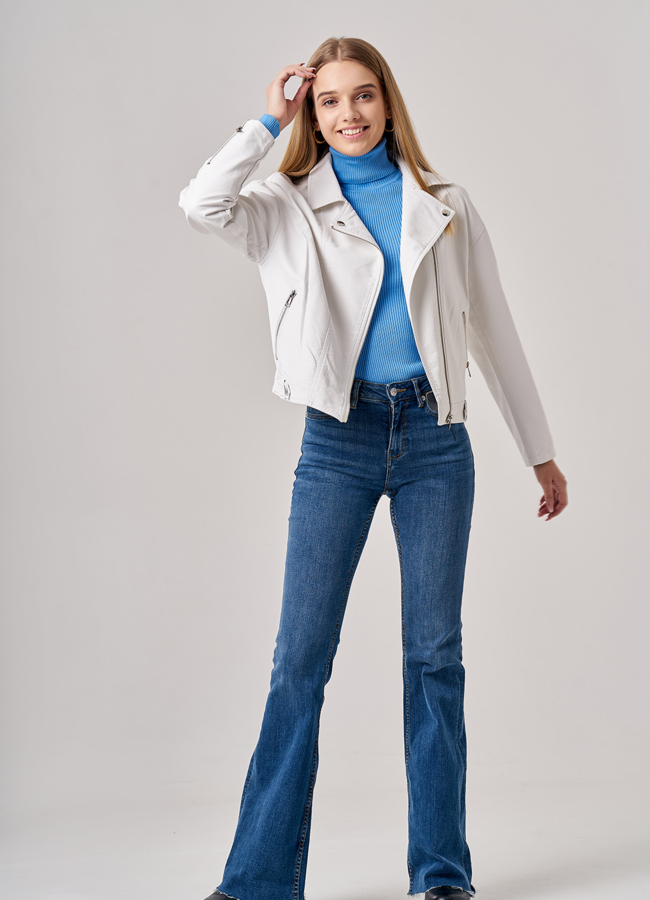 Белая куртка из искусственной кожи модель № 165-1 универмаг малина